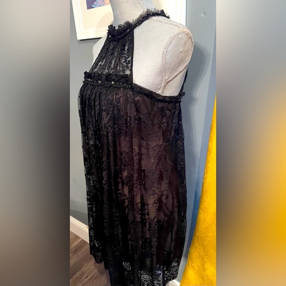 BCBGMaxAzria Dresses & Skirts - BCBGMAXAZRIA Black Lace Silk Dress